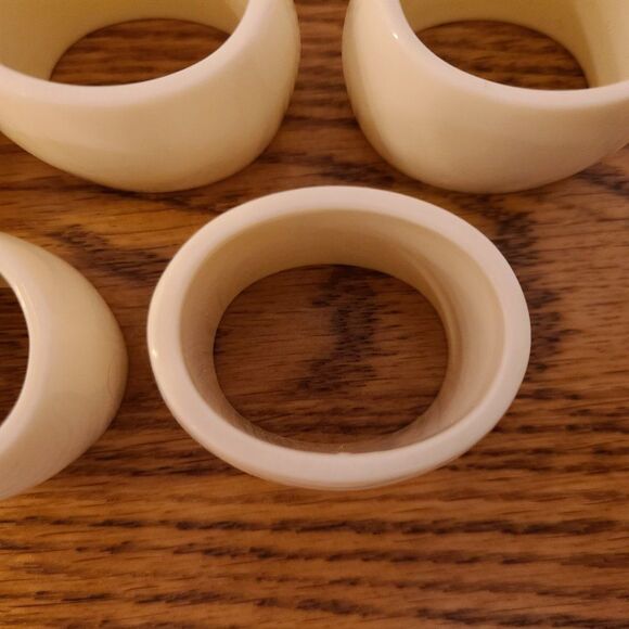 Oval Plastic Napkin Rings Set of Eight Creamy White 60s-70s Retro Vintage - Picture 5 of 7
